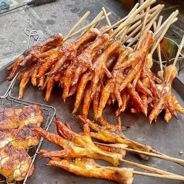 Chân gà nướng mắm nhĩ (1 xiên)