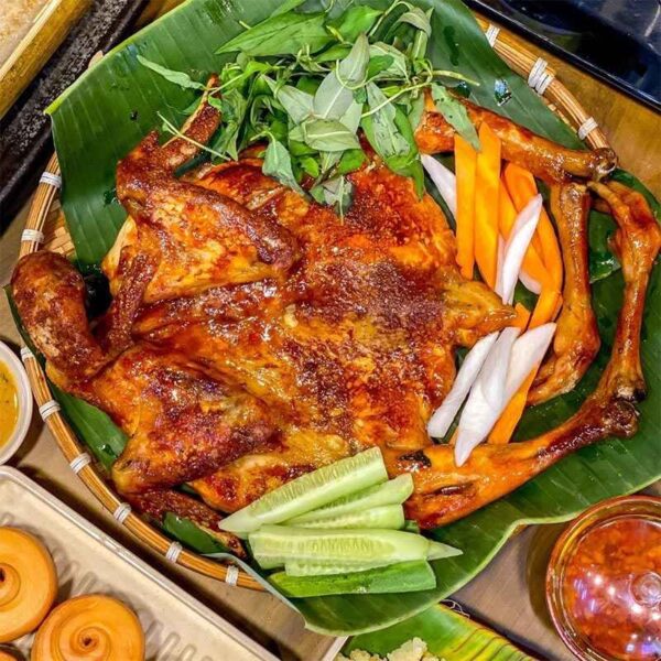 Gà Tam Hoàng nướng mắm nhĩ + Xôi/Bánh bao